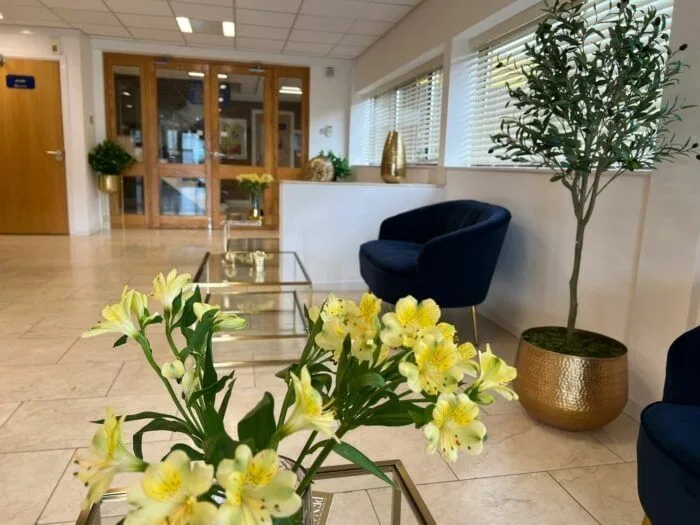 The Business Centre Cardiff, Réception, Barry