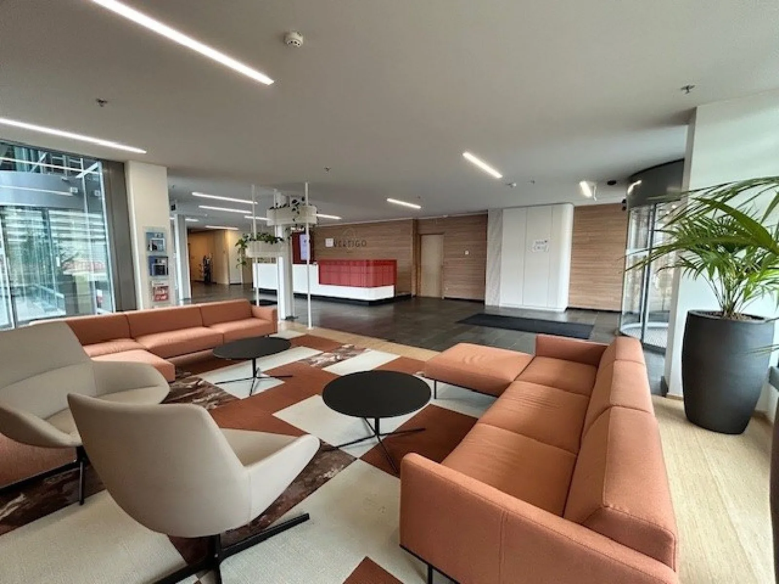 Business Office Services - Naos Vertigo, Empfang, Luxembourg City