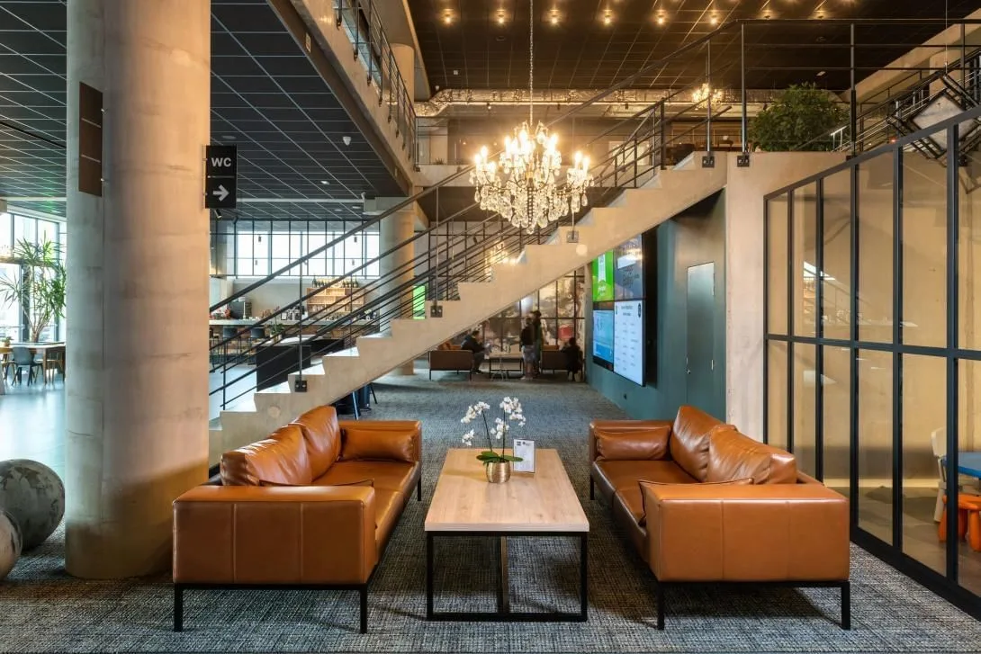 Business Village Ecolys, Loungeruimte, Namen