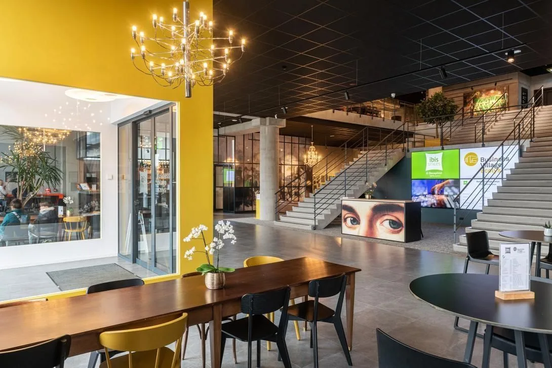 Business Village Ecolys, Receptie, Namen