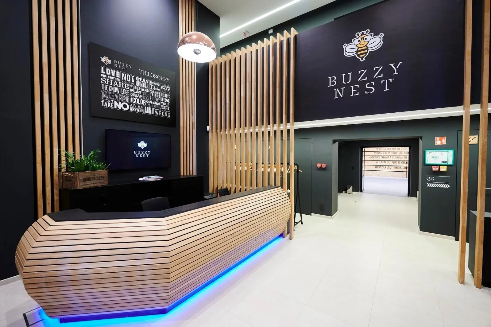 Buzzy Nest La Hulpe, Réception, La Hulpe