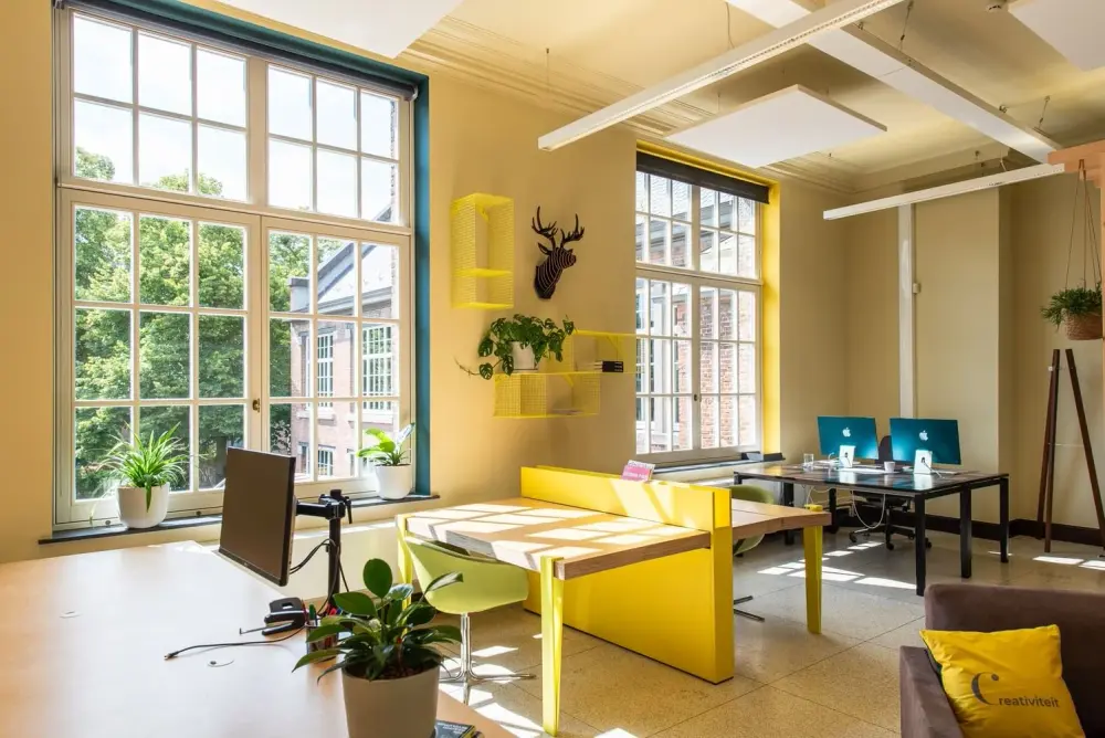 C-mine Crib, Open ruimte dedicated desk  (fix), Genk