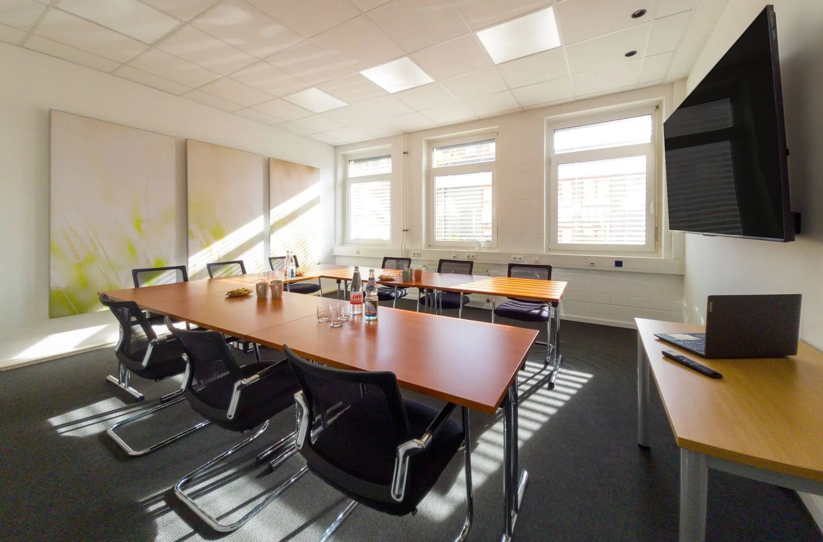 C&S Office Plus, Besprechungsraum für 10 Personen, Köln