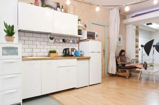 Cadàver Coworking, Kitchen, Barcelona