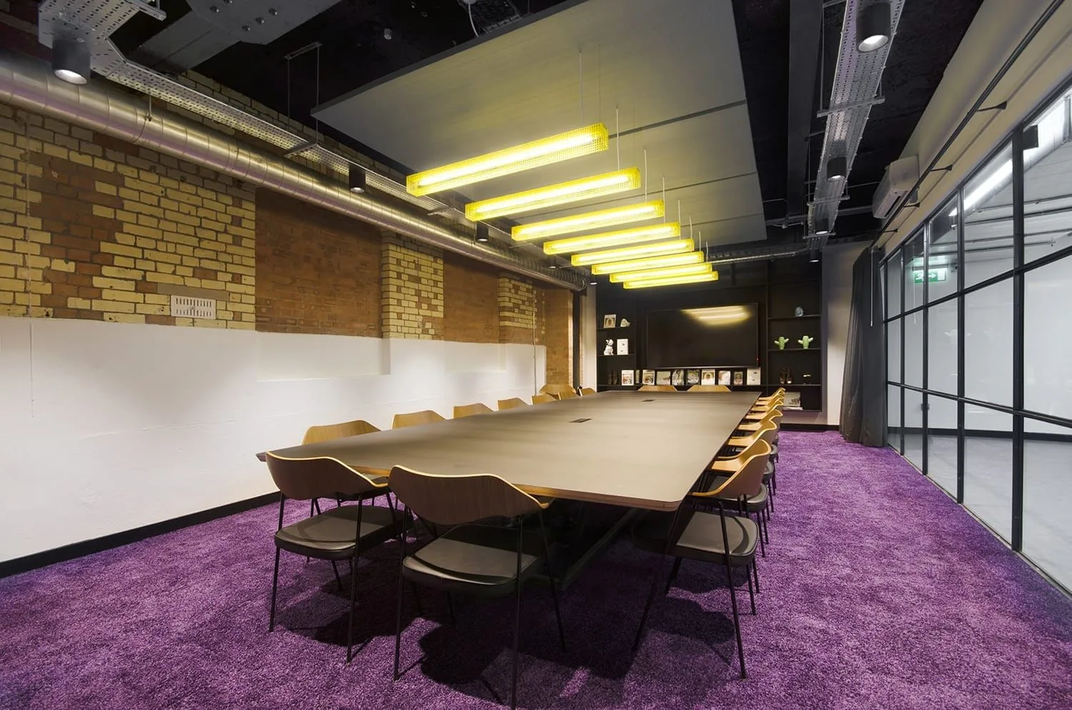 Canterbury Court, Meeting room for 16 people, London