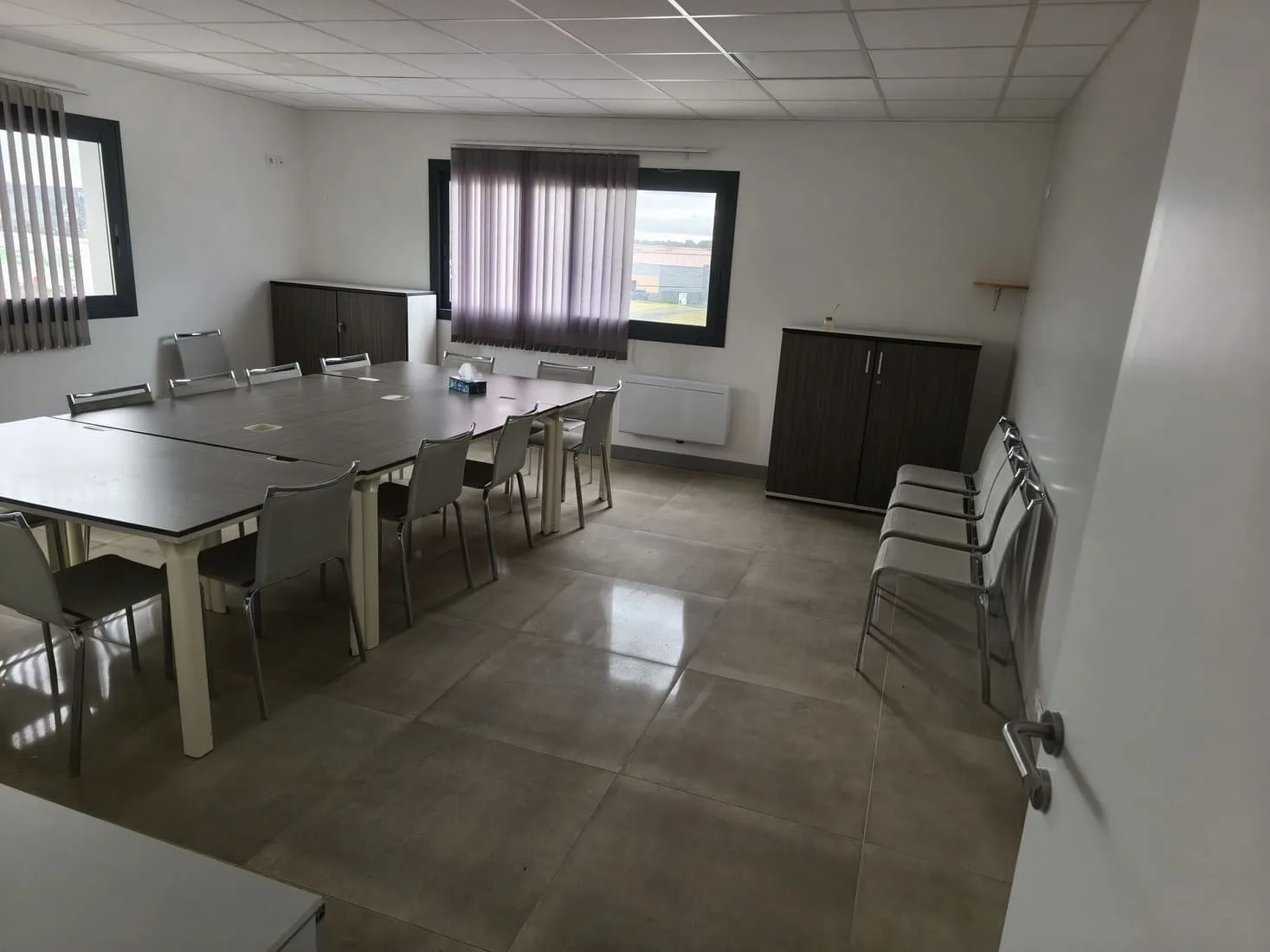 Centre d'Affaires Amane Conseils, Salle de réunion 12 personnes, Yvrac