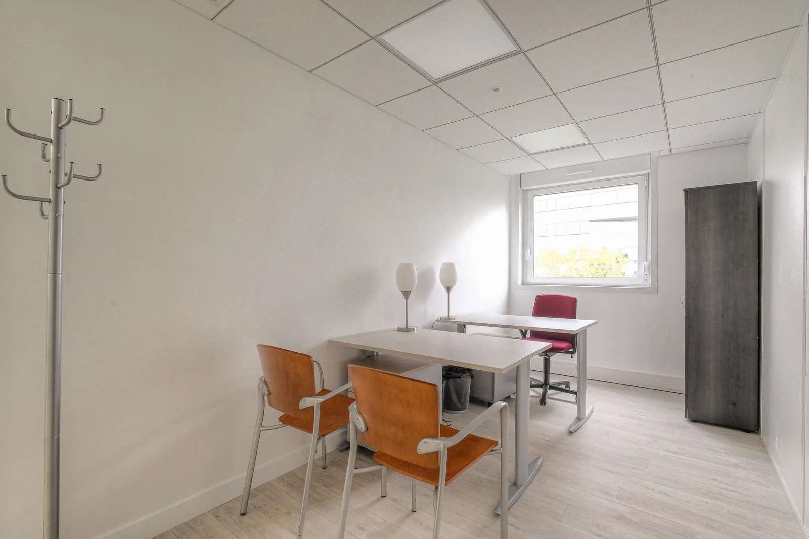 Centre d'affaires Berthelot Entreprises, Privatbüro mit 2 Arbeitsplätzen, Lyon 8e
