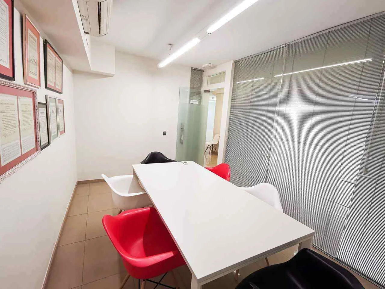 Centro De Negocios Ofalia 22, Meeting room for 6 people, Almeria