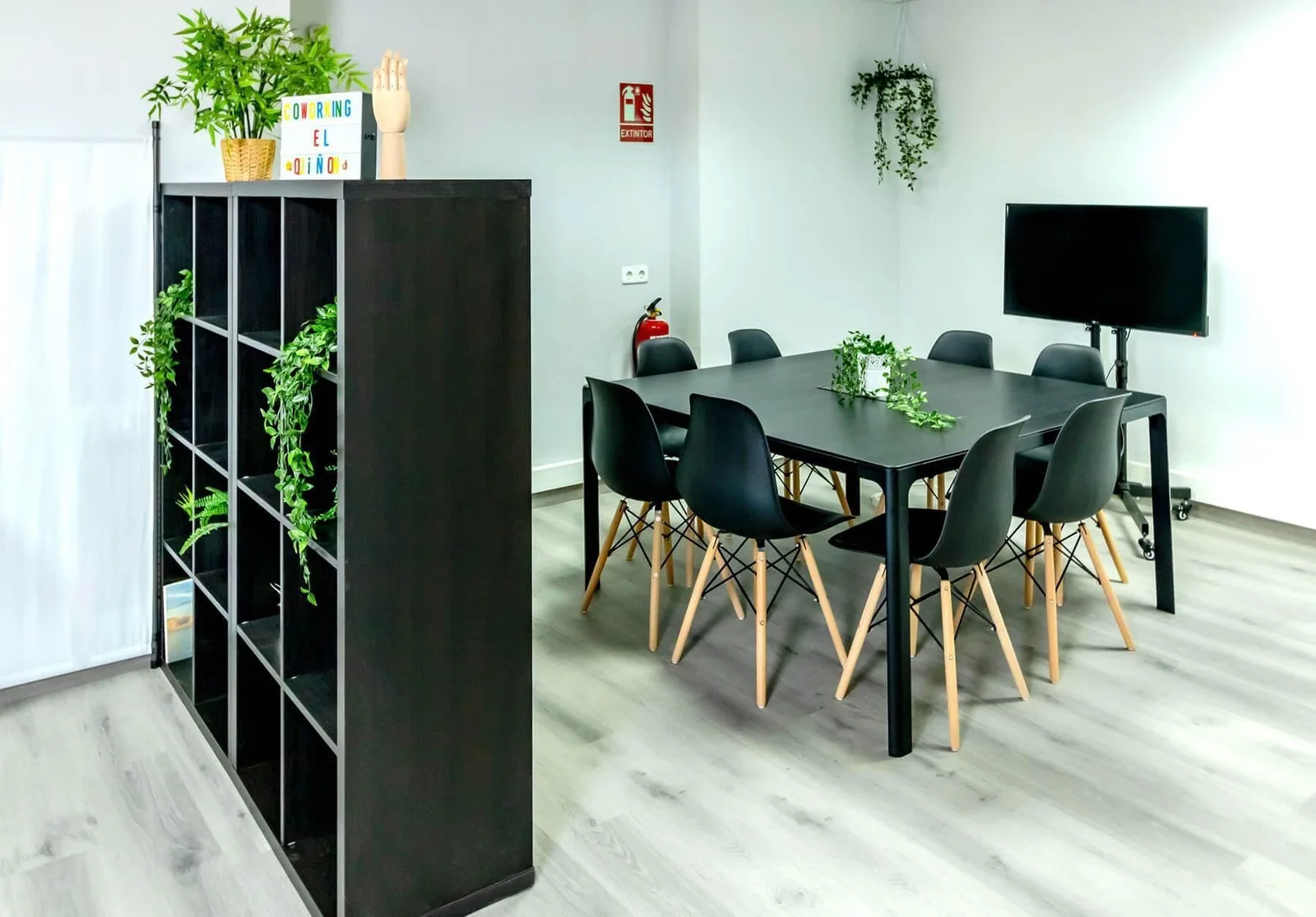Centro De Negocios Quiñón, Sala de reuniões para 8 pessoas, Castilla-La Mancha