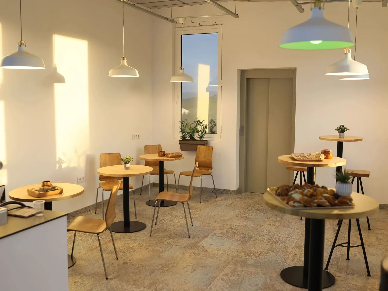 Centro de Negocios Sant Quirze Valles, Cafeteria, Sabadell