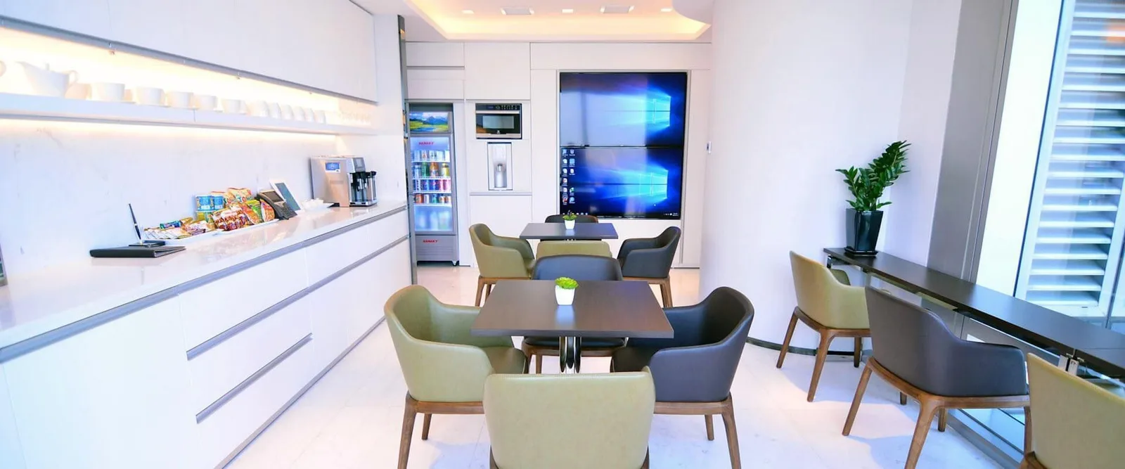 CEO Suite Hanoi, Căng tin, Hà Nội