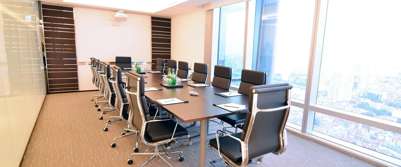 CEO Suite Hanoi, Phòng họp cho 15 người, Hà Nội