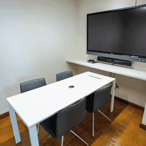 Cerdanya Coworking, Sala de reuniones para 4 personas, Puigcerdà