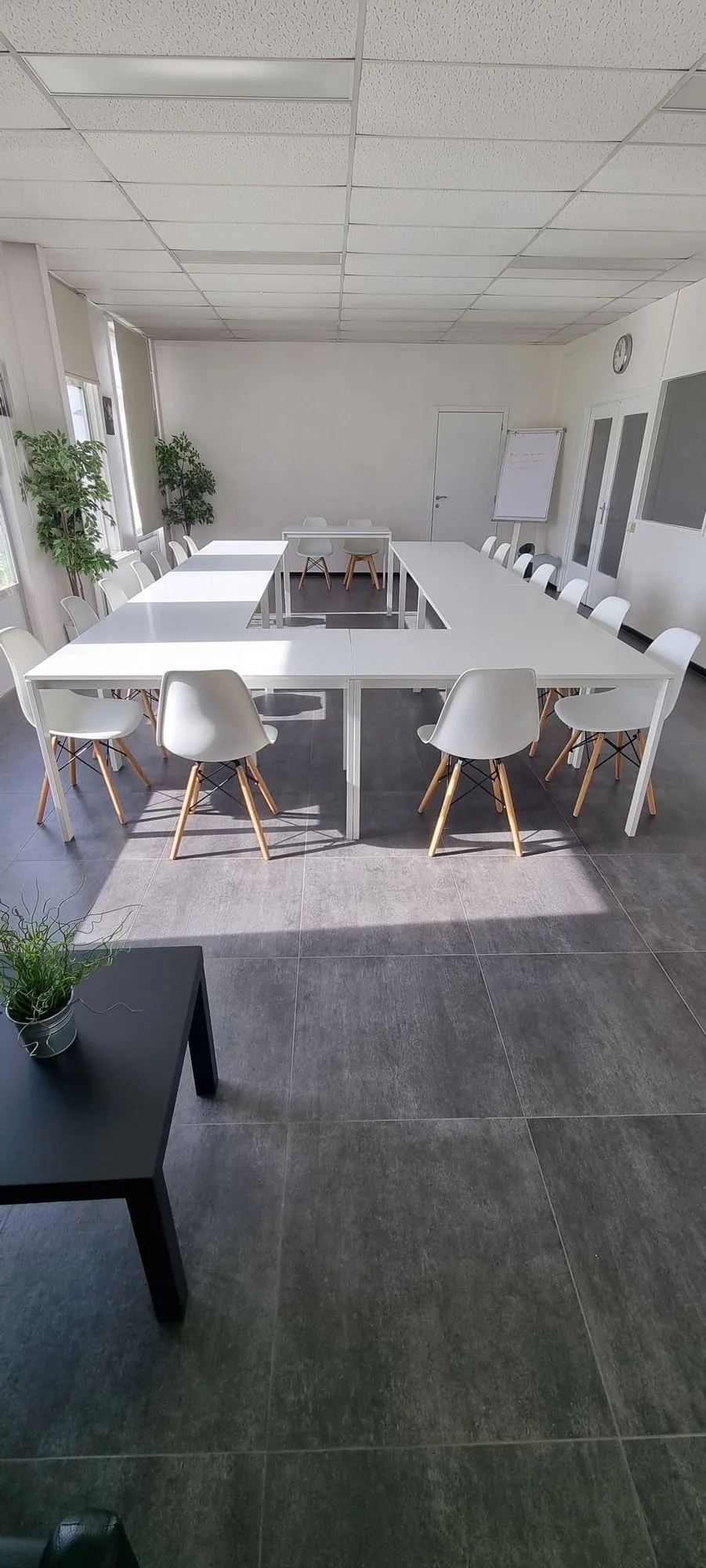 Ceres Group Business Center, Meeting room for 15 people, Charleroi