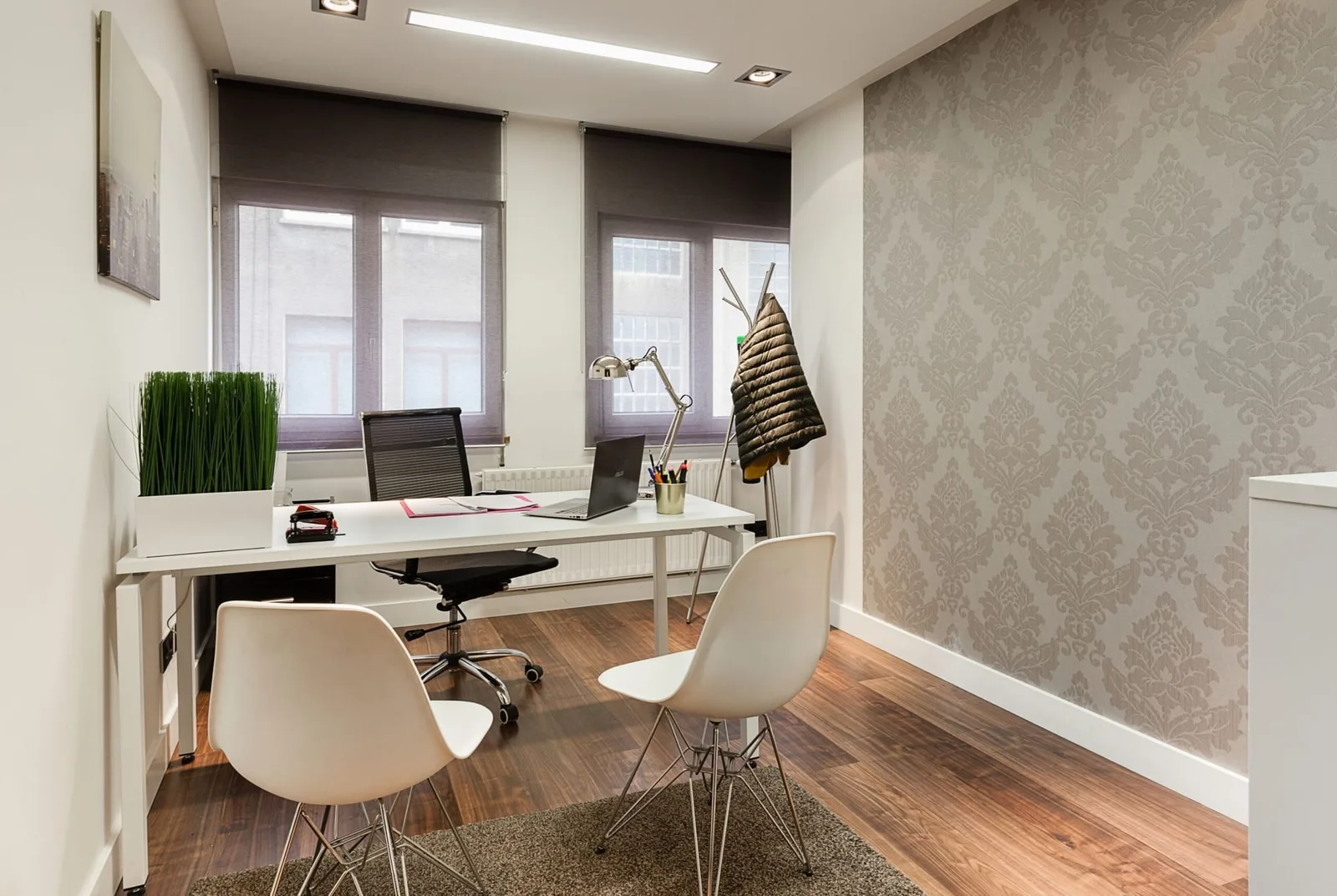 Cervantes , Private office, 1 desk, Gijon