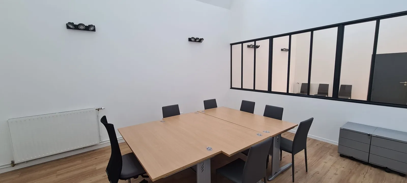 Chamussy Coworking , Salle de réunion 7 personnes, Riorges