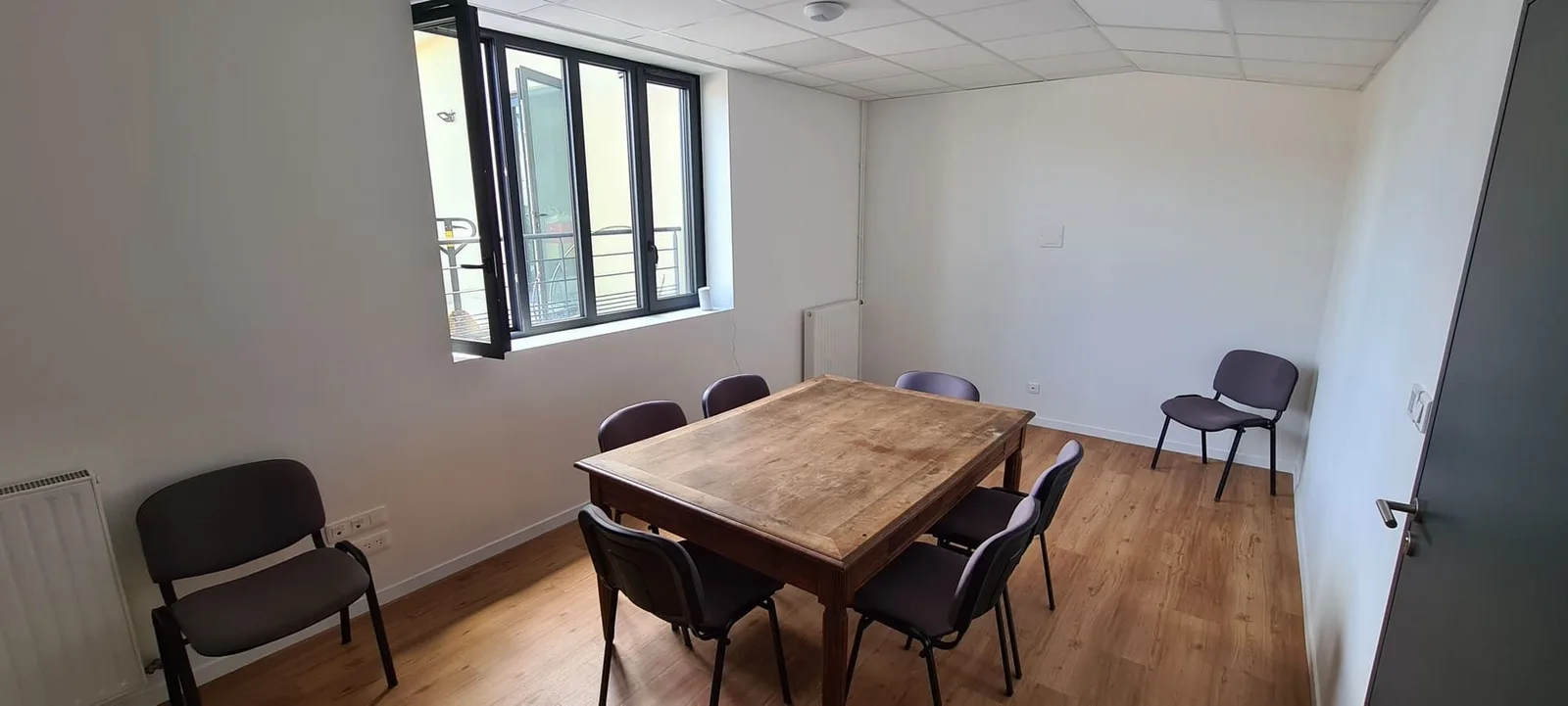 Chamussy Coworking , Salle de réunion 6 personnes, Riorges