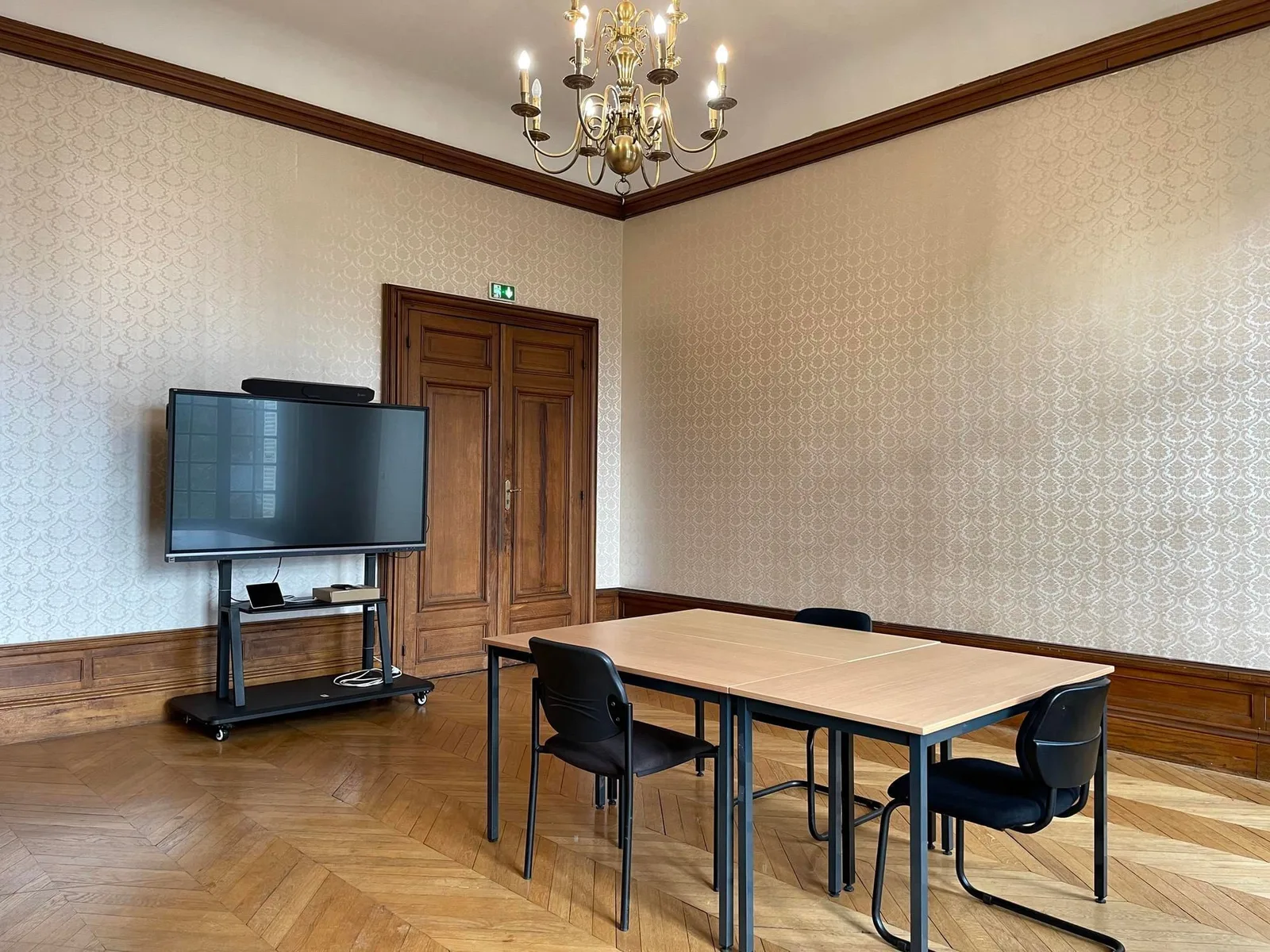 Château du Domaine Saint François d'Assise, Besprechungsraum für 4 Personen, La Celle-Saint-Cloud