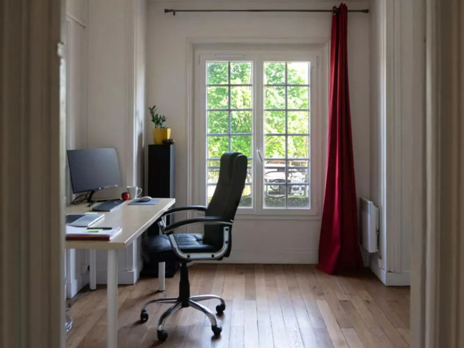 Château Ephémère, Privatbüro mit 1 Arbeitsplatz, Carrières-sous-Poissy
