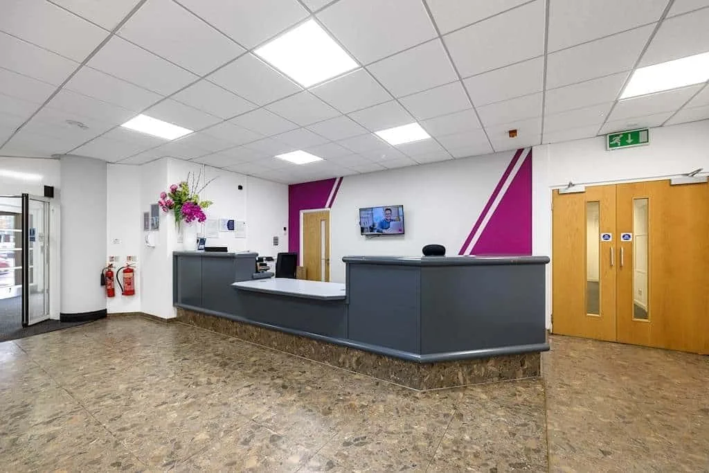 Citibase Edinburgh Gyleview, Reception, Edinburgh