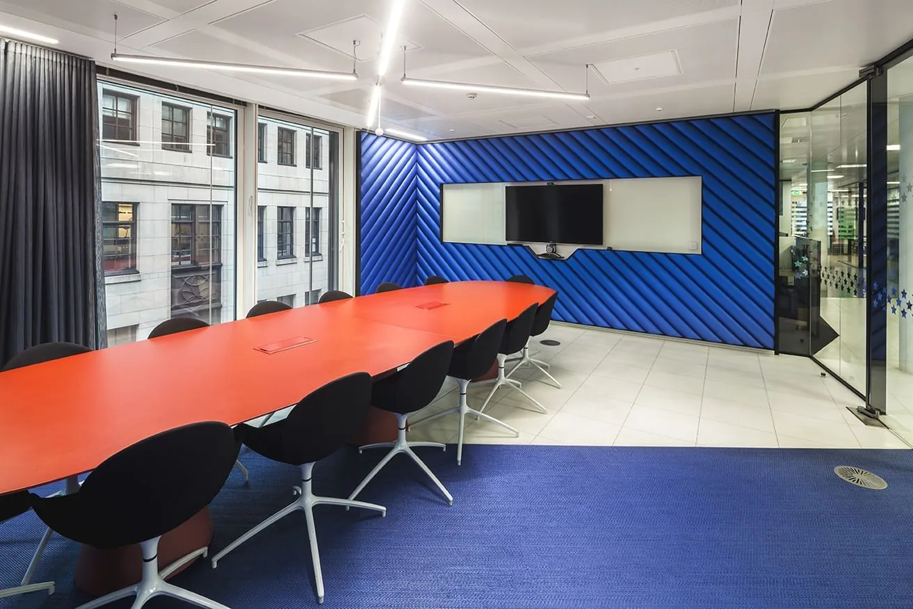 Co-Work Cannon Street, Meeting room for 12 people, London