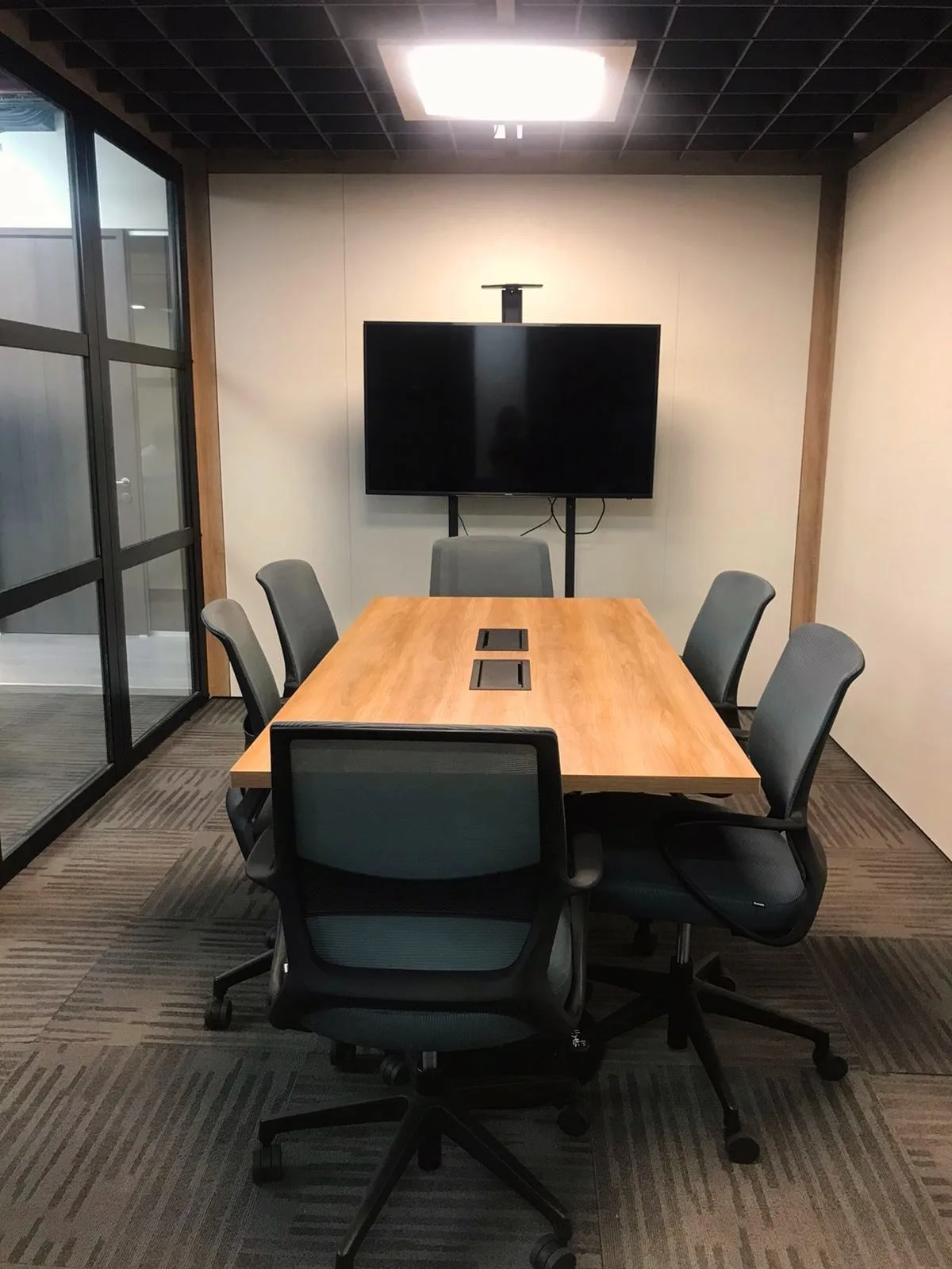 Co-Work Plaza Egaña, Sala de reuniones para 6 personas, La Reina