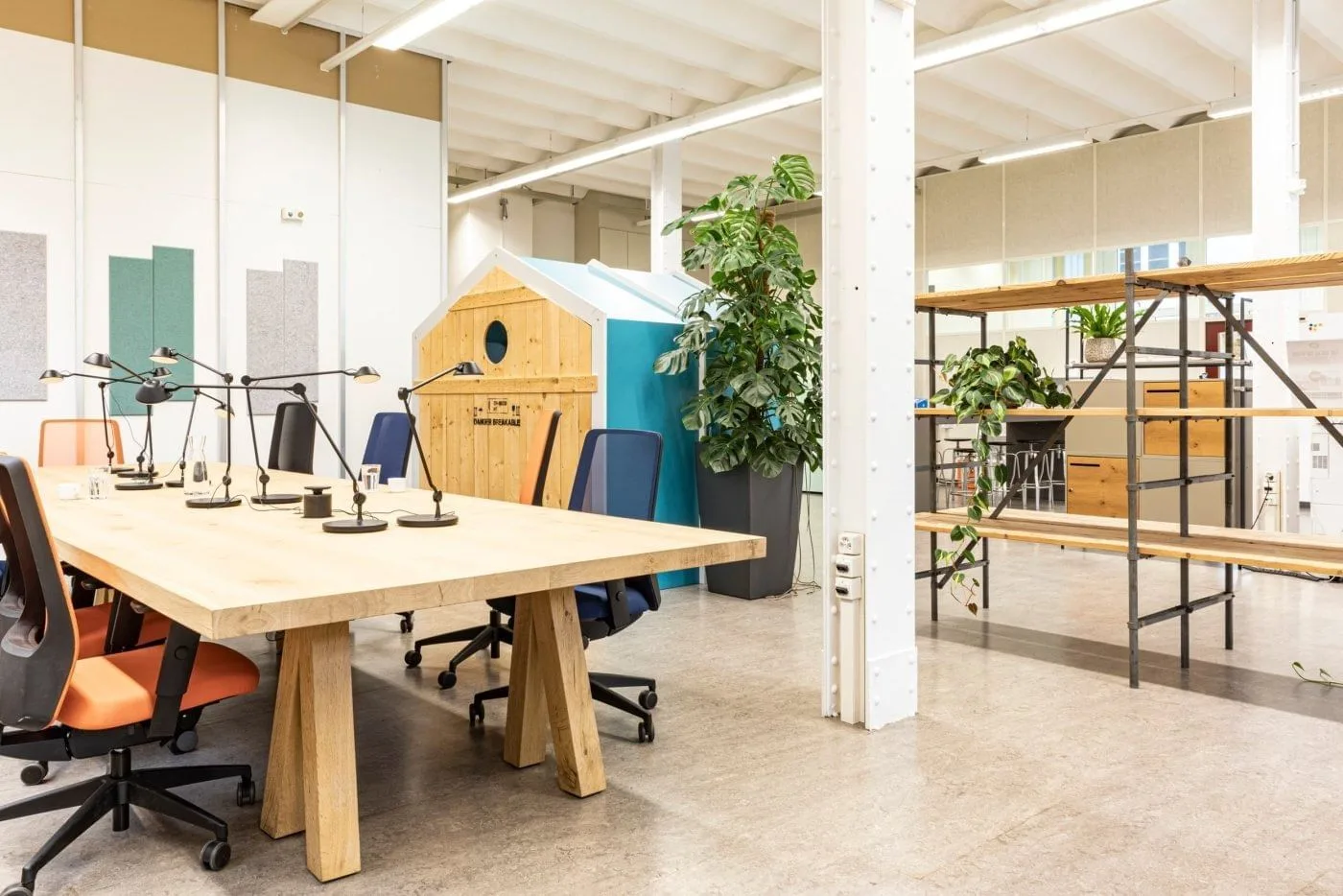 Co-Work SIG Areal am Rheinfall, Open-plan office, Neuhausen am Rheinfall