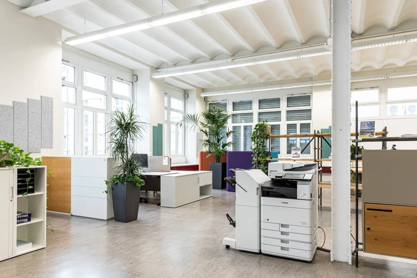 Co-Work SIG Areal am Rheinfall, Open-plan office, Neuhausen am Rheinfall