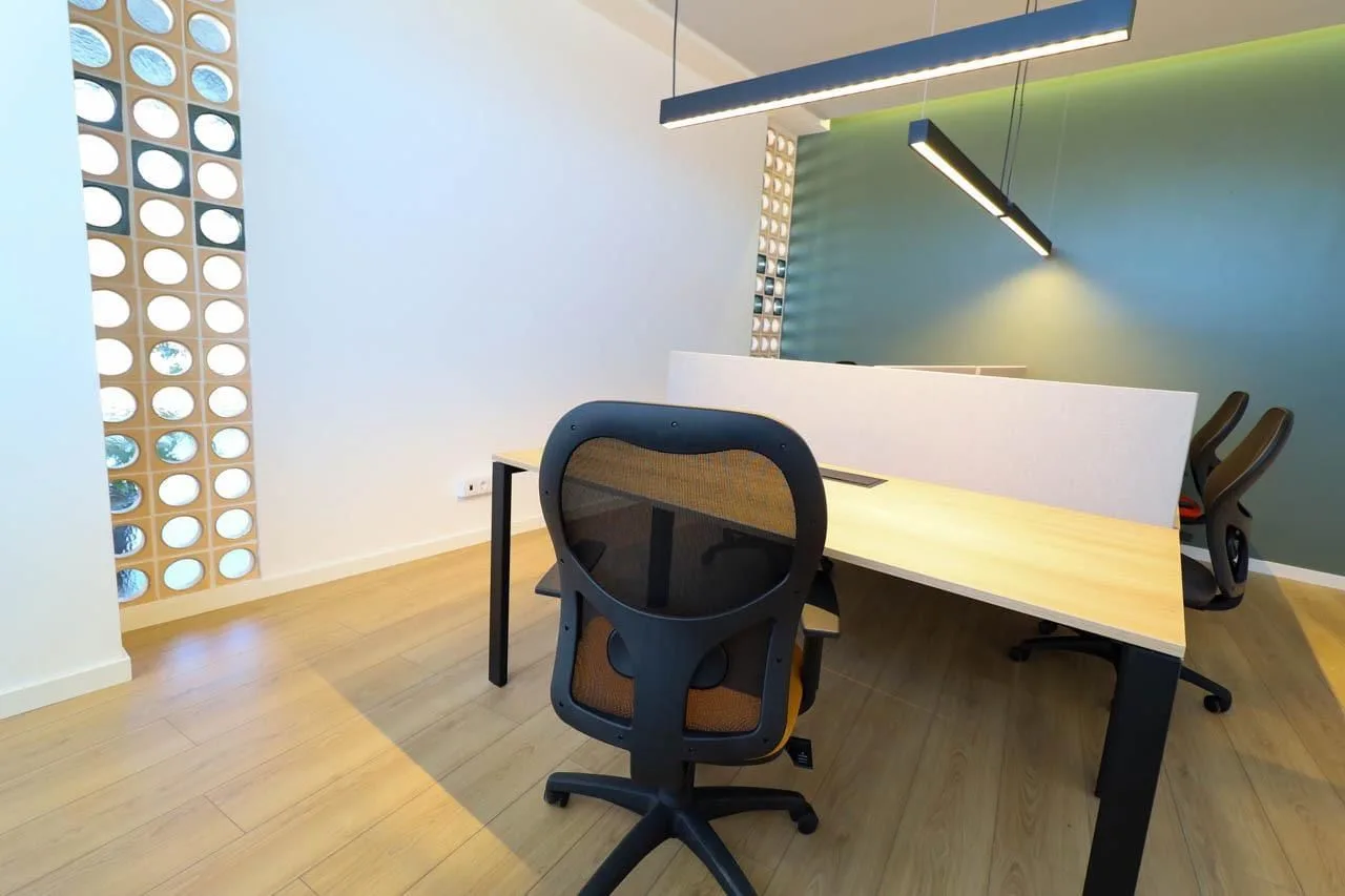 Cobo Cowork, Despacho privado con 4 puestos, Marinha Grande