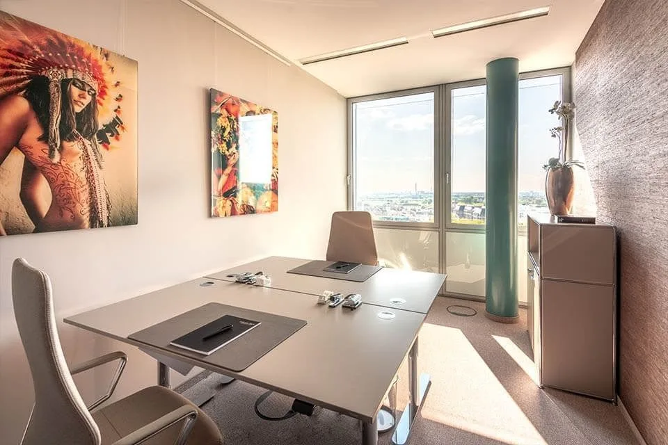 Collection Business Center Düsseldorf Dreischeibenhaus an der Königsallee, Privatbüro mit 2 Arbeitsplätzen, Düsseldorf