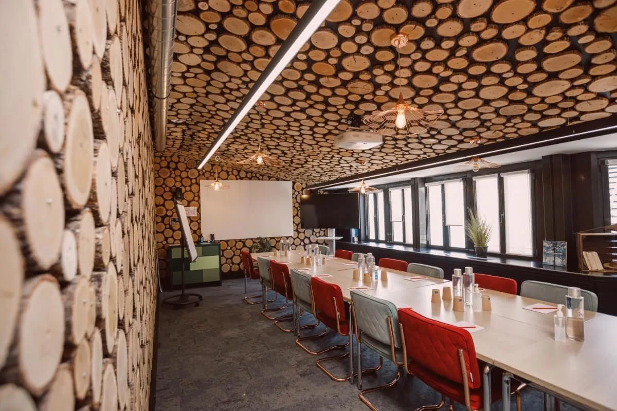 Comet Place des Victoires, Meeting room for 14 people, Paris 2e
