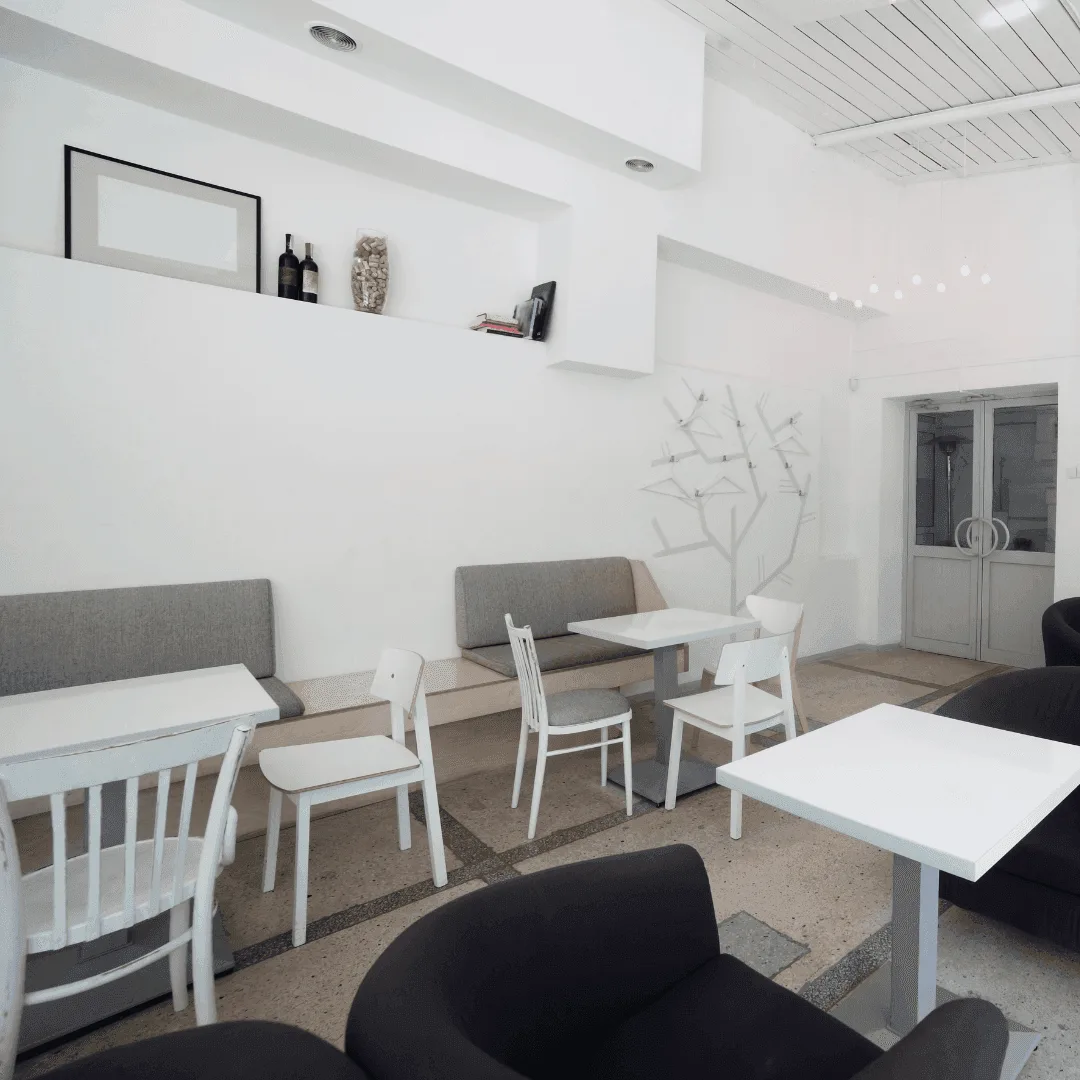 Community Work, Kantine, Roanne