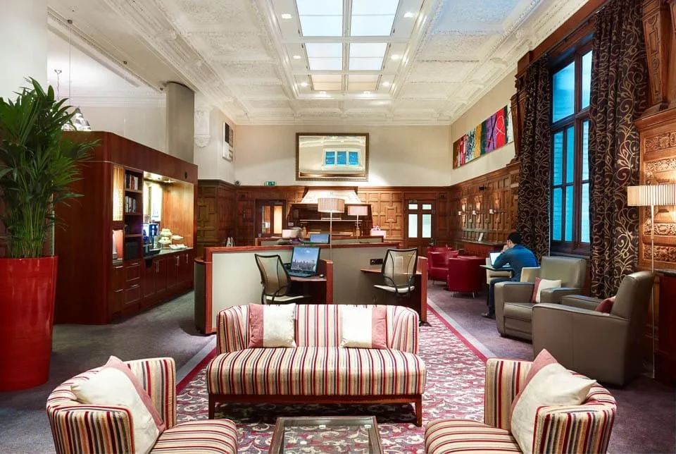 Connections at Trafalgar Square, Lounge, London