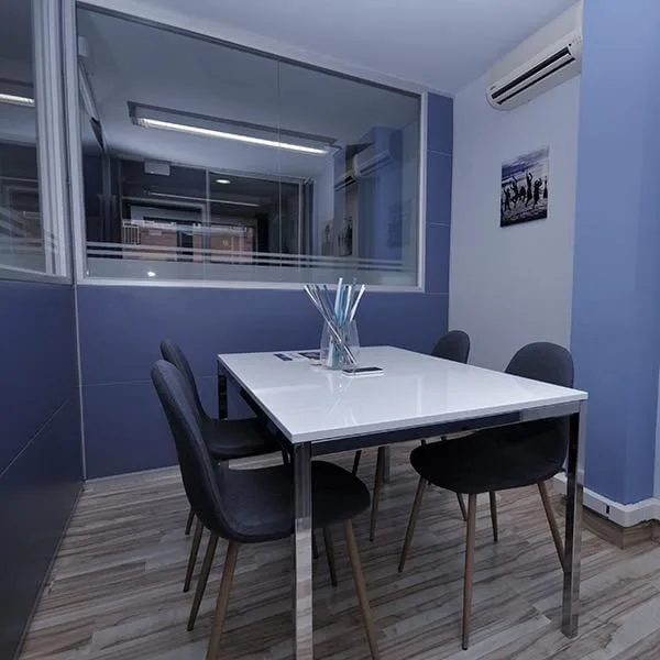 Cowork 40, Meeting room for 4 people, Badalona