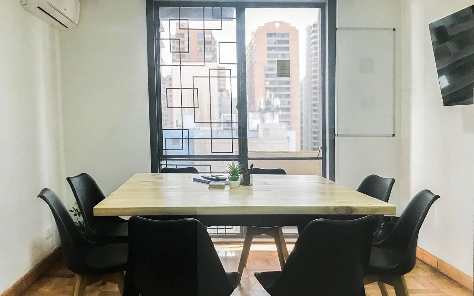 Cowork del Centro, Meeting room for 8 people, Santiago