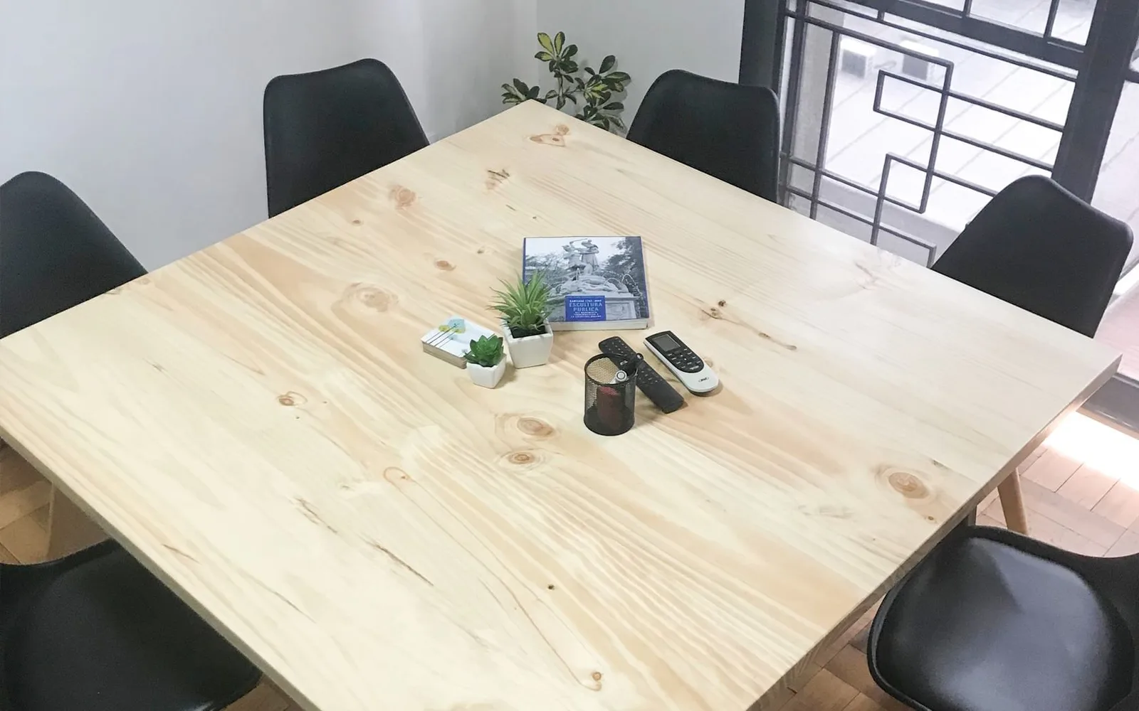 Cowork del Centro, Meeting room for 6 people, Santiago