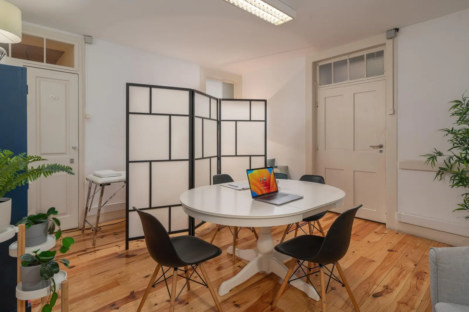 Cowork Funchal, Meeting room for 5 people, Funchal
