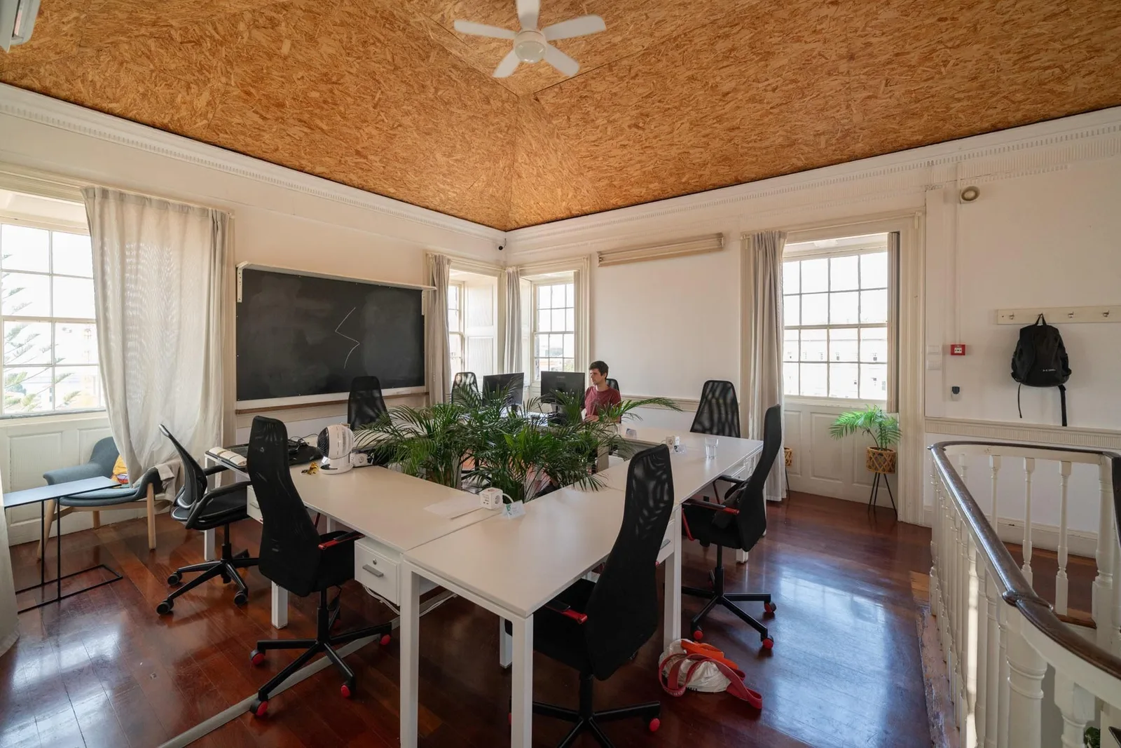 Cowork Funchal, Private office, 6 desks, Funchal