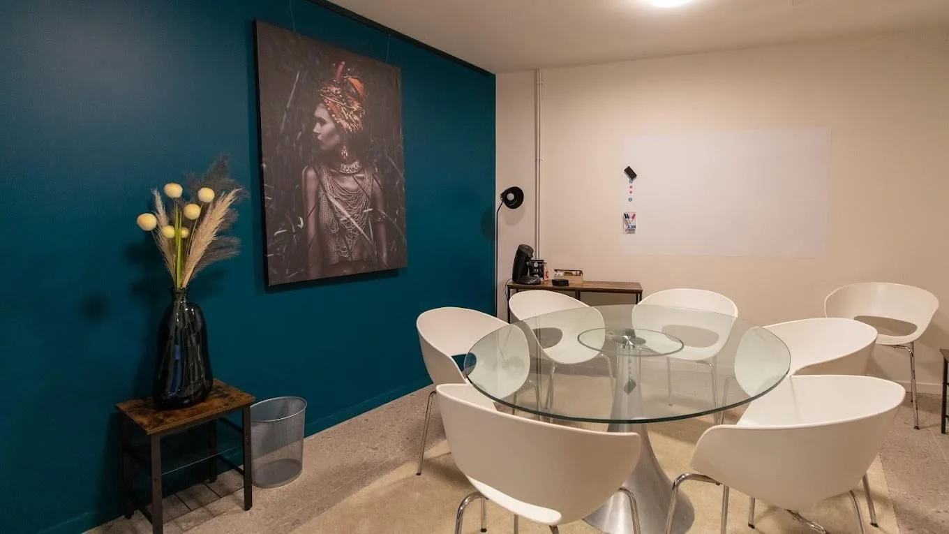 Cowork'Ittre, Vergaderruimte voor 6 personen, Ittre