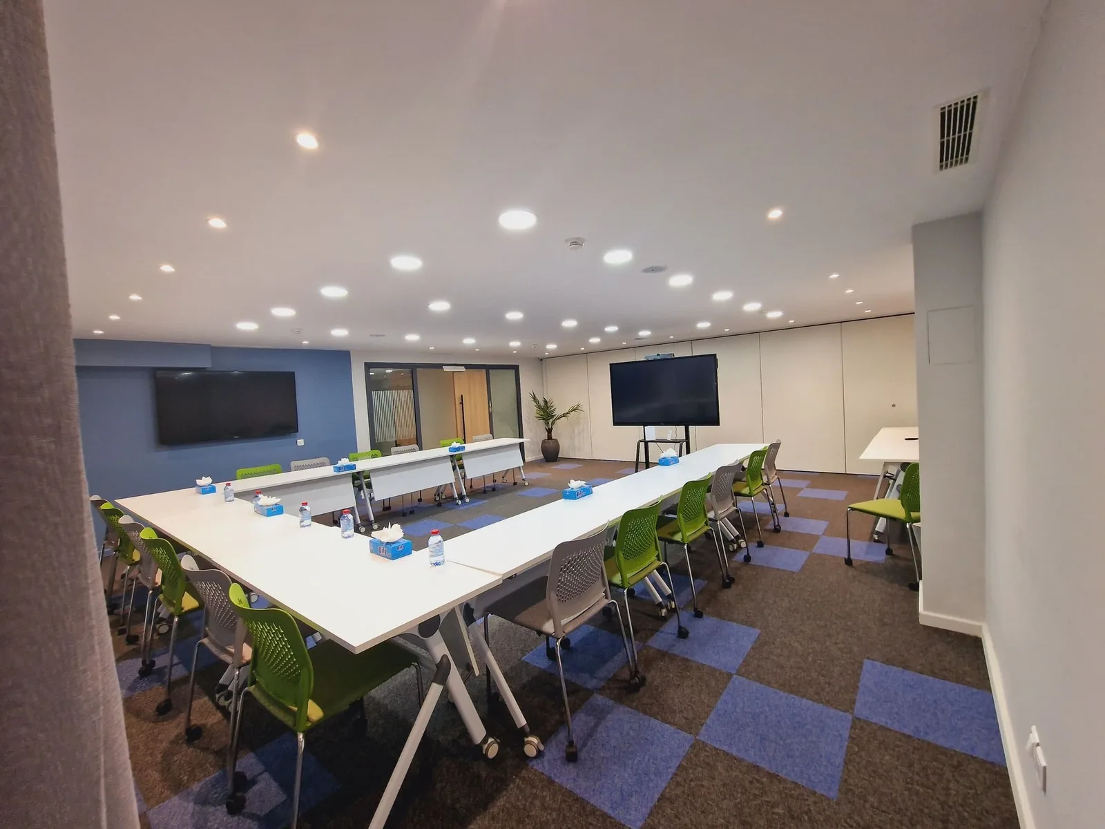 Cowork & Live Casablanca, Training room for 22 people, Casablanca