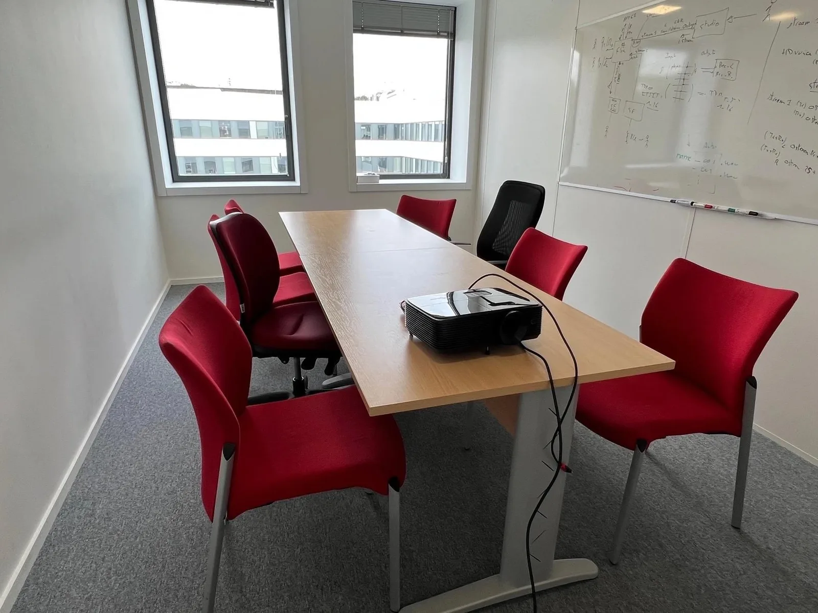 Coworkea Le Plessis Robinson, Besprechungsraum für 7 Personen, Le Plessis Robinson