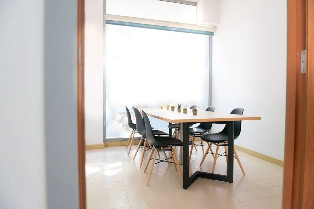 Coworking Ágora, Sala de reuniones para 8 personas, Barcelona