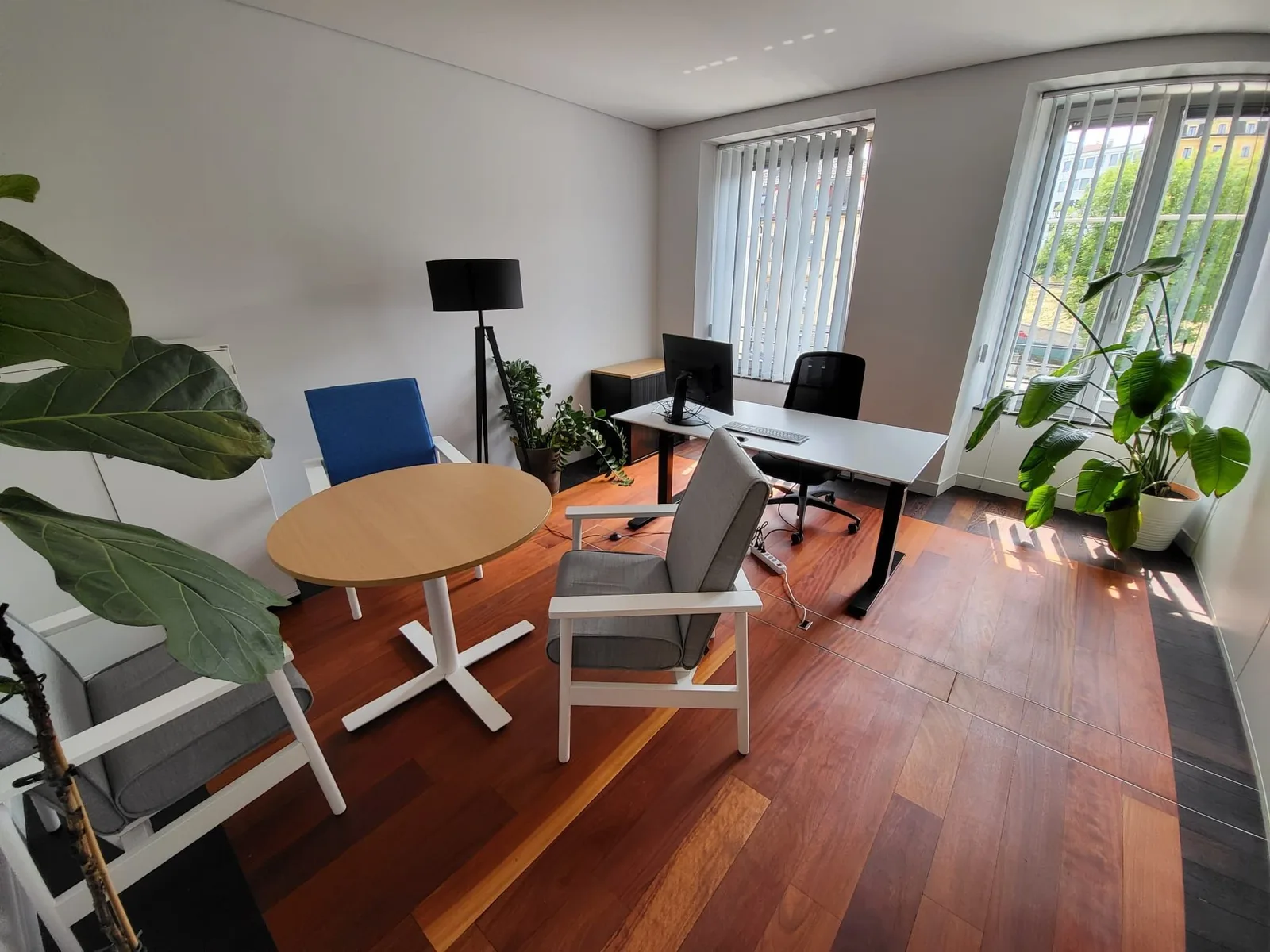 Coworking La Chaux-de-Fonds - Gare, Private office, 1 desk, La Chaux-de-Fonds
