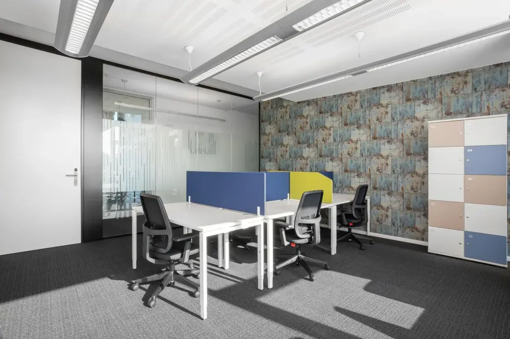 HQ AB, Edmonton - Elm Business Park 4, Coworking desk, Edmonton, AB