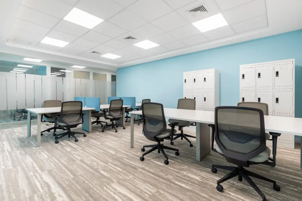 Regus AB, Edmonton - Stony Plain Road, Coworking desk, Edmonton, AB