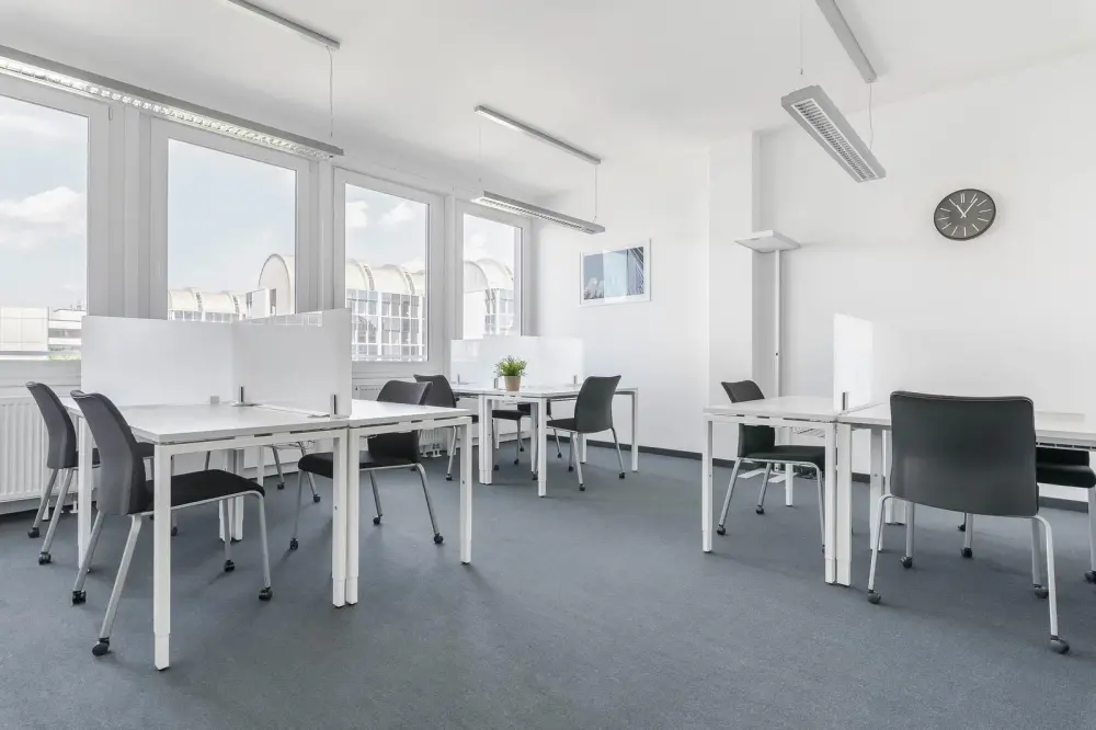 Regus BC, Burnaby - Edmonds St, Coworking desk, Burnaby, BC