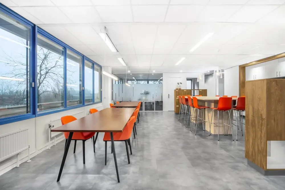 Regus BC, Burnaby - Solo District, Coworking desk, Burnaby, BC
