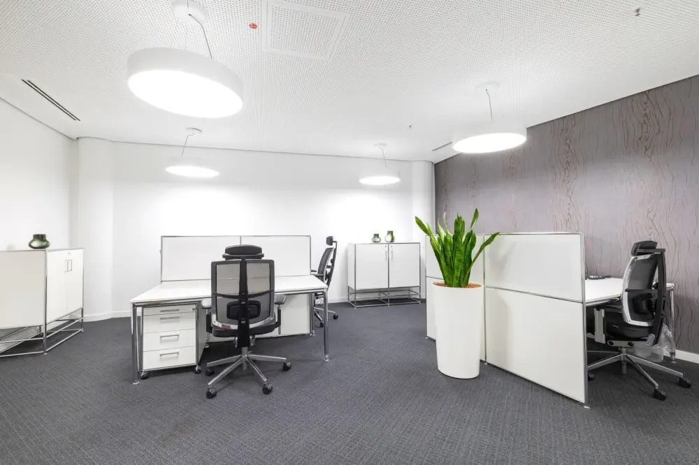 Regus HYDERABAD, Mid-Town, Coworking desk, Hyderabad