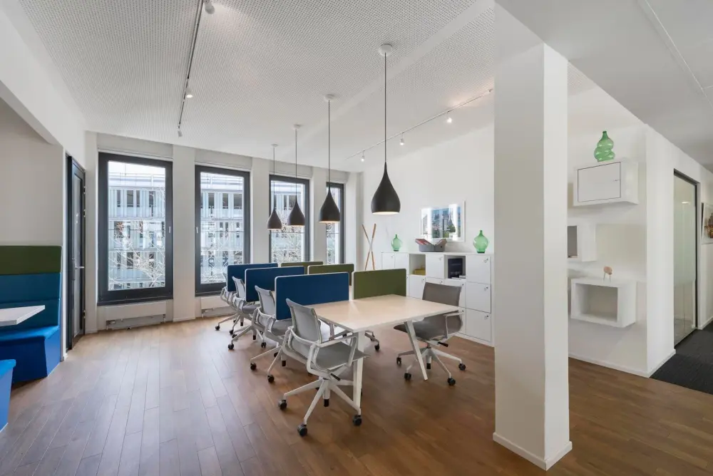 Regus MA, Boston - Symphony, Coworking desk, Boston, MA