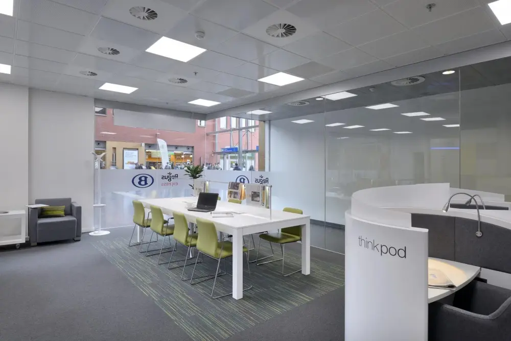 Regus MA, Springfield - Main St, Coworking desk, Springfield, MA